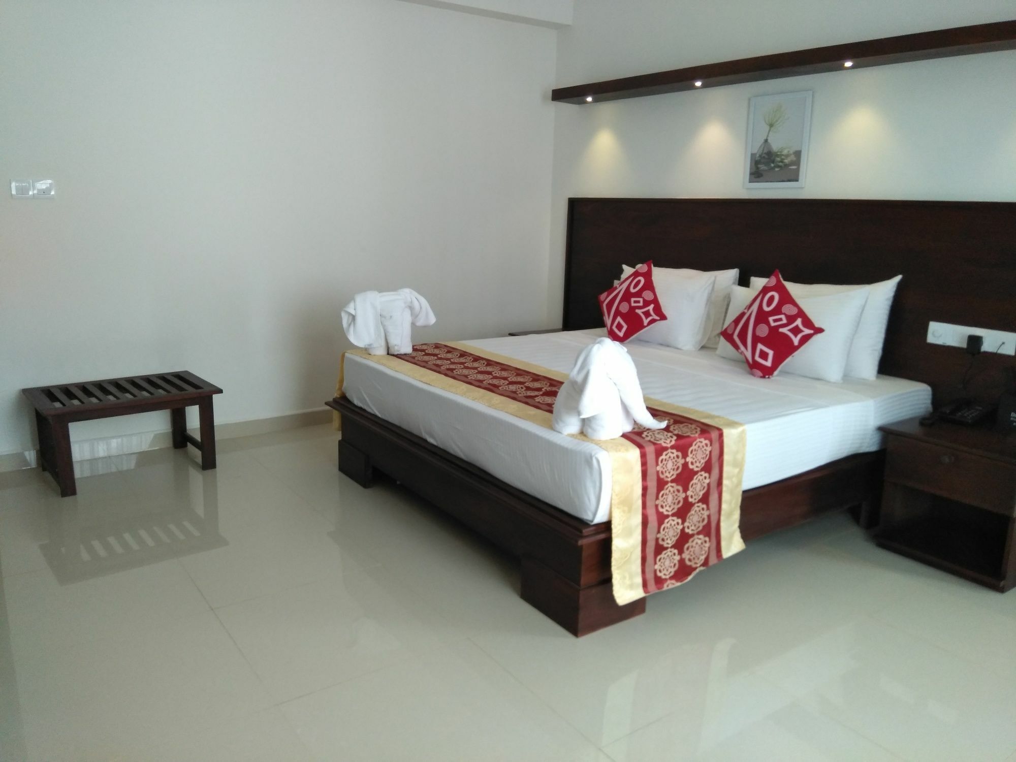 Hotel Nelly Marine Коломбо Экстерьер фото