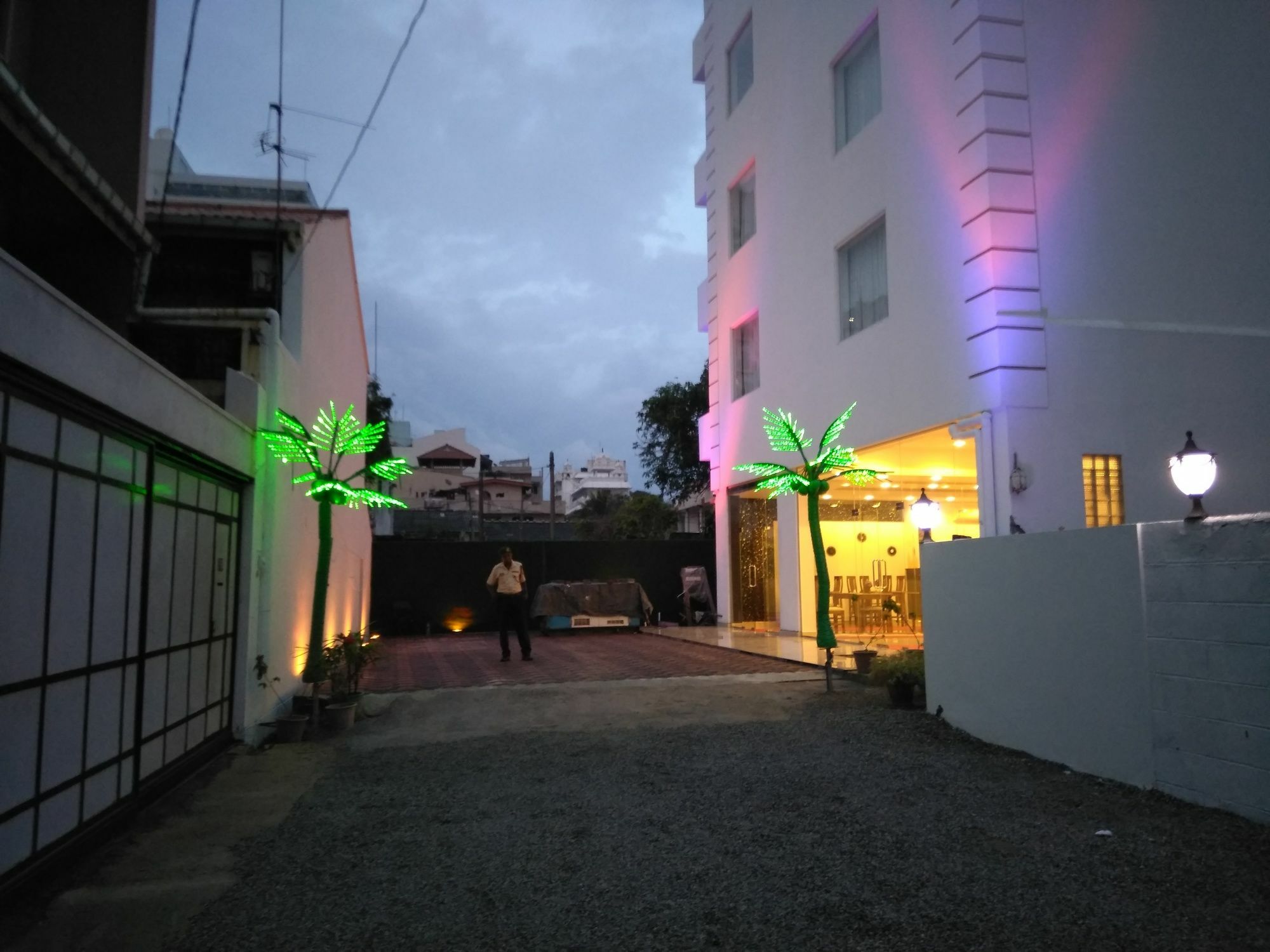 Hotel Nelly Marine Коломбо Экстерьер фото