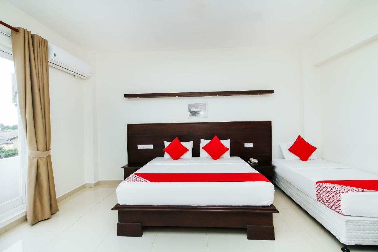 Hotel Nelly Marine Коломбо Экстерьер фото