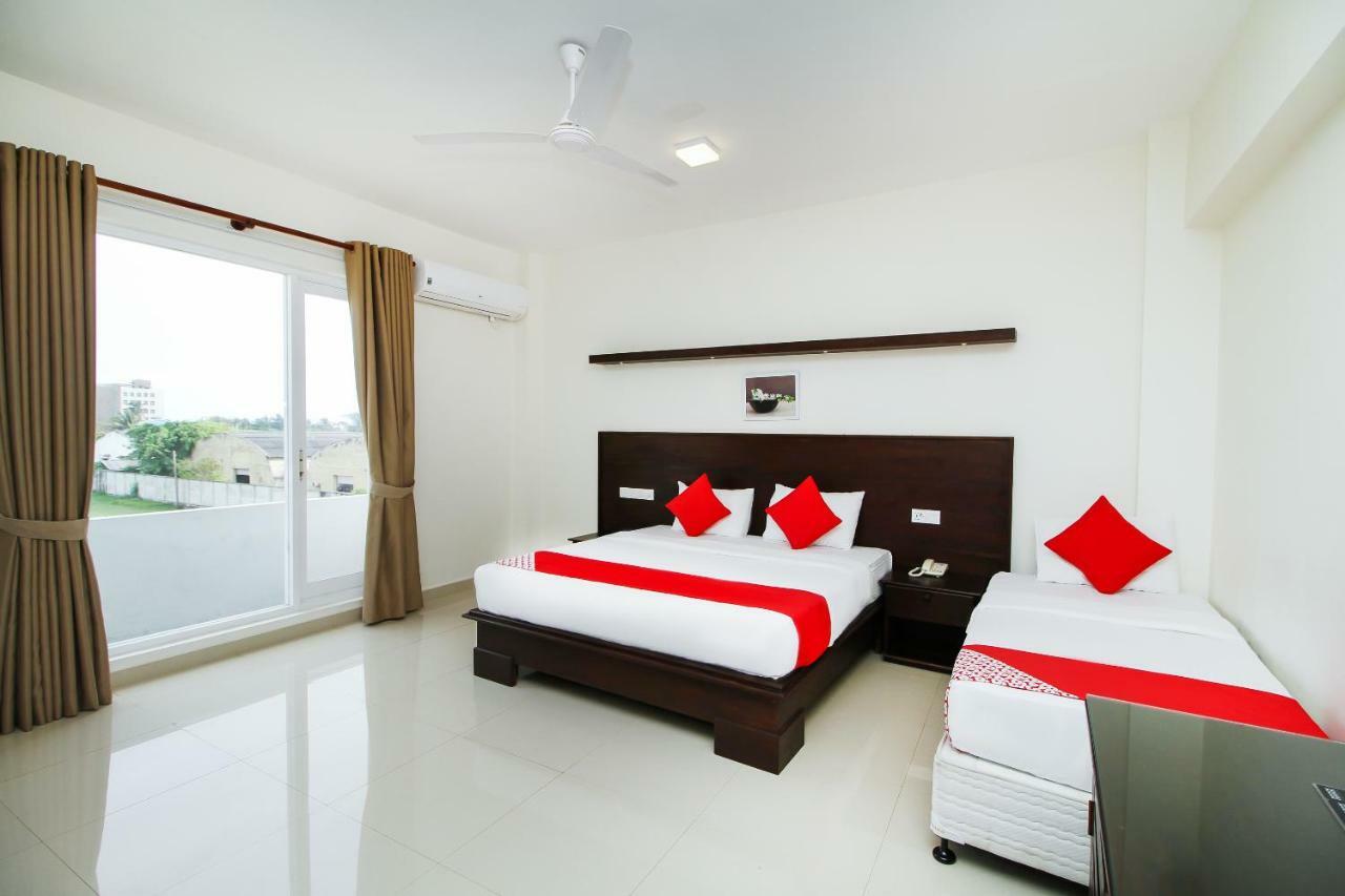 Hotel Nelly Marine Коломбо Экстерьер фото