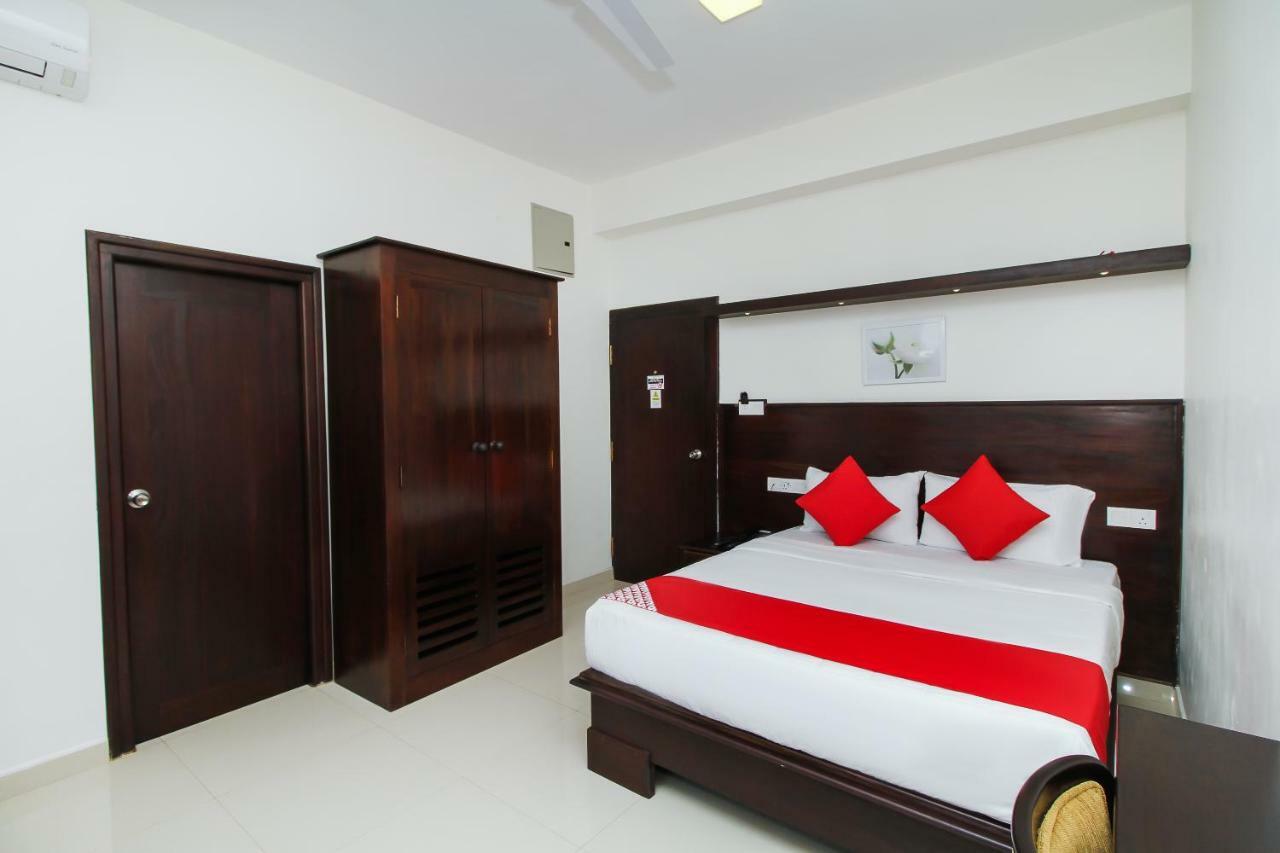 Hotel Nelly Marine Коломбо Экстерьер фото