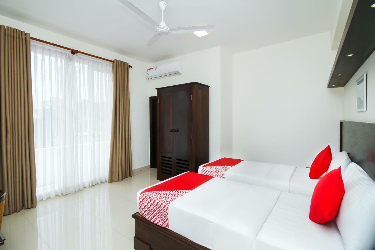 Hotel Nelly Marine Коломбо Экстерьер фото