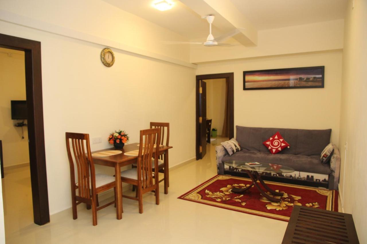 Hotel Nelly Marine Коломбо Экстерьер фото